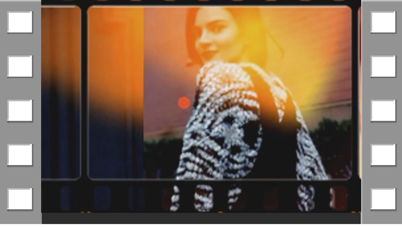 She is gooing allone Video